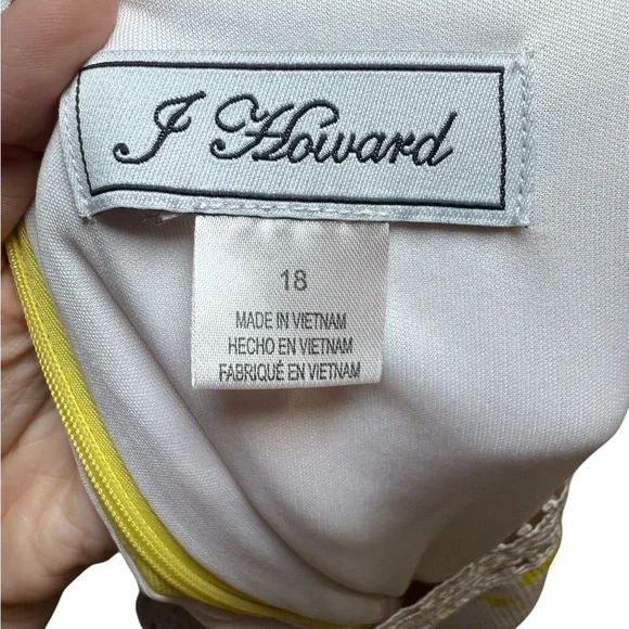 Jessica Howard Yellow Floral Sheath Dress Women’s Size 18 Sleeveless Spring - Picture 4 of 6